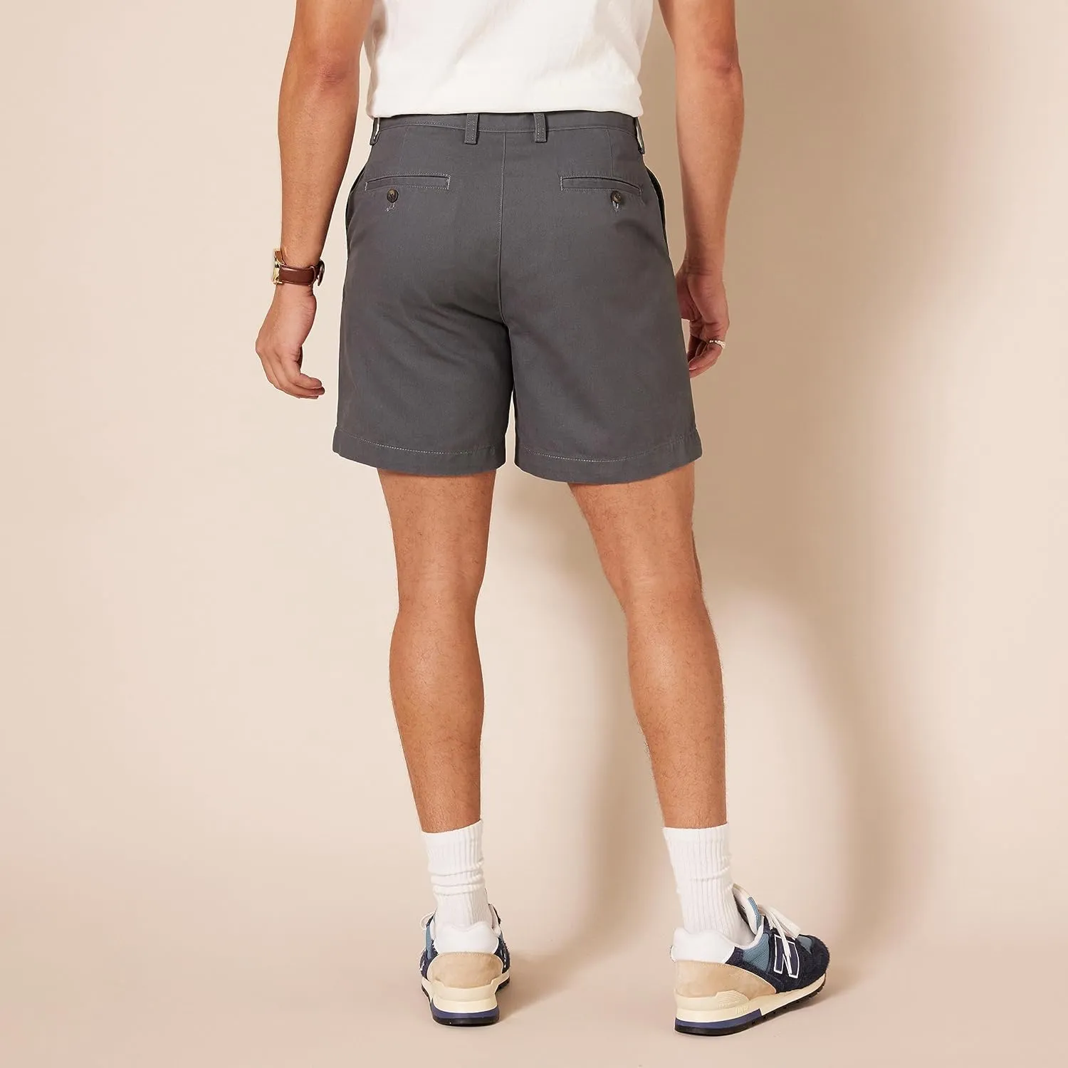 Amazon Essentials Men's Classic-Fit 7" Chino Short
