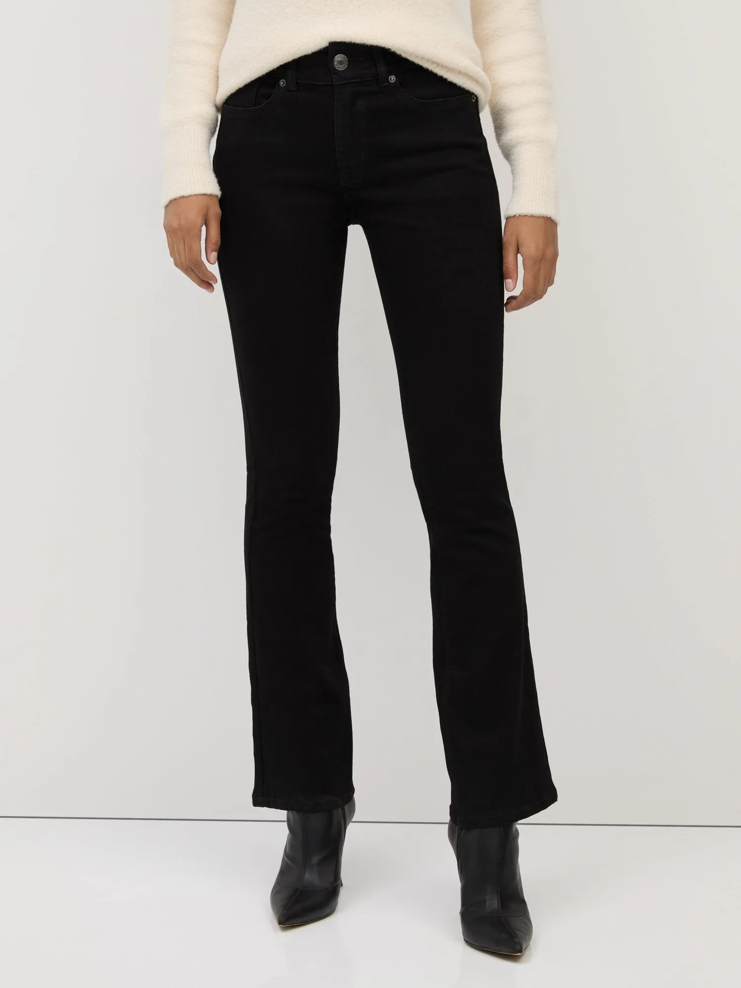 Curvy High-Waisted Barely Bootcut Jeans - Black