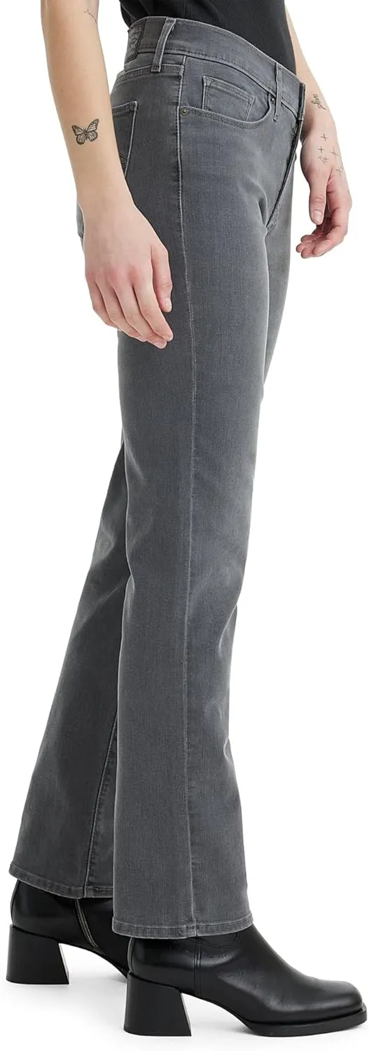 Levi's Women's Classic Straight Jeans (Also Available in Plus)