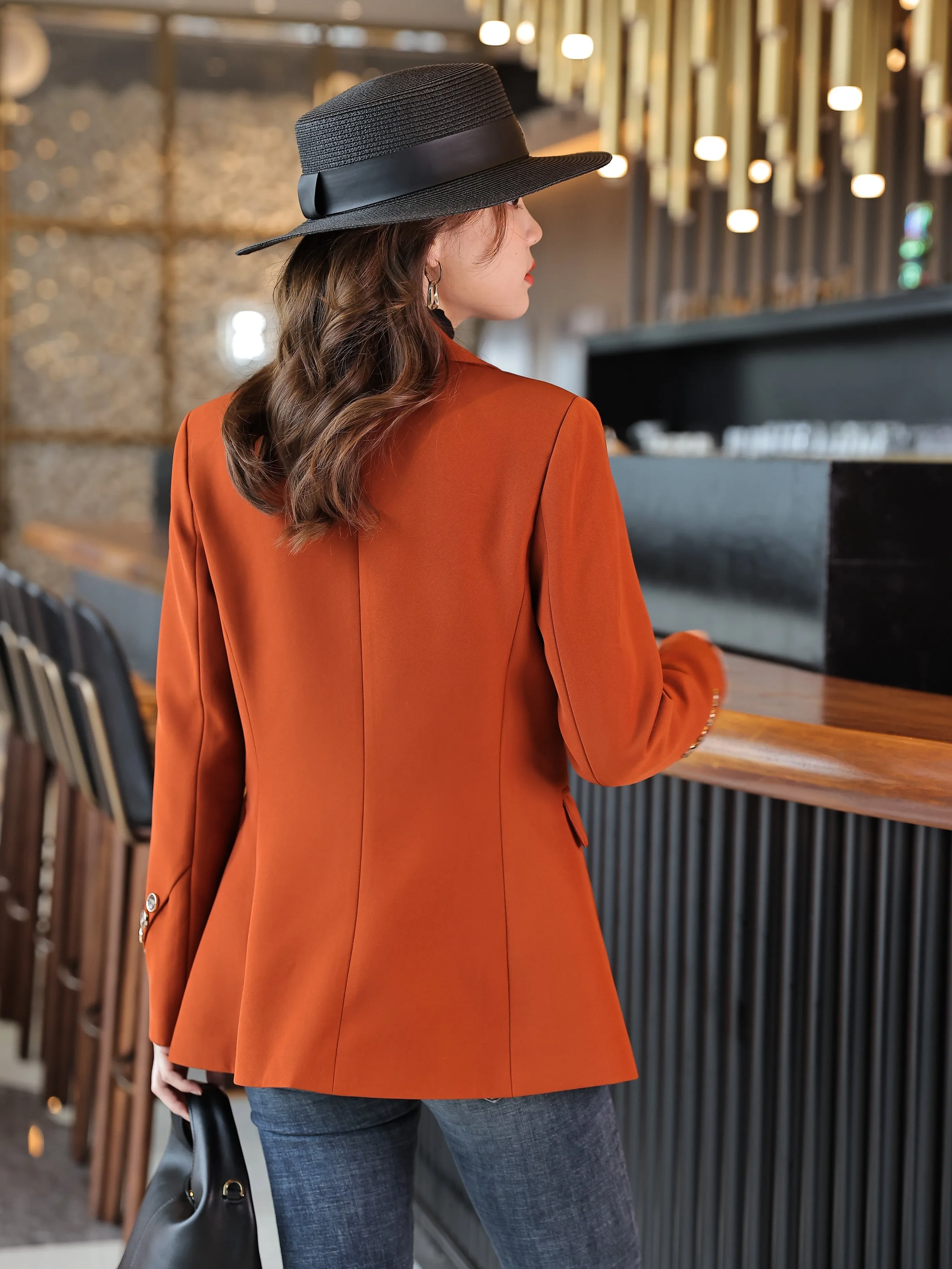 LOTESSA | Elegant Blazer with Engraved Collar and Buttons