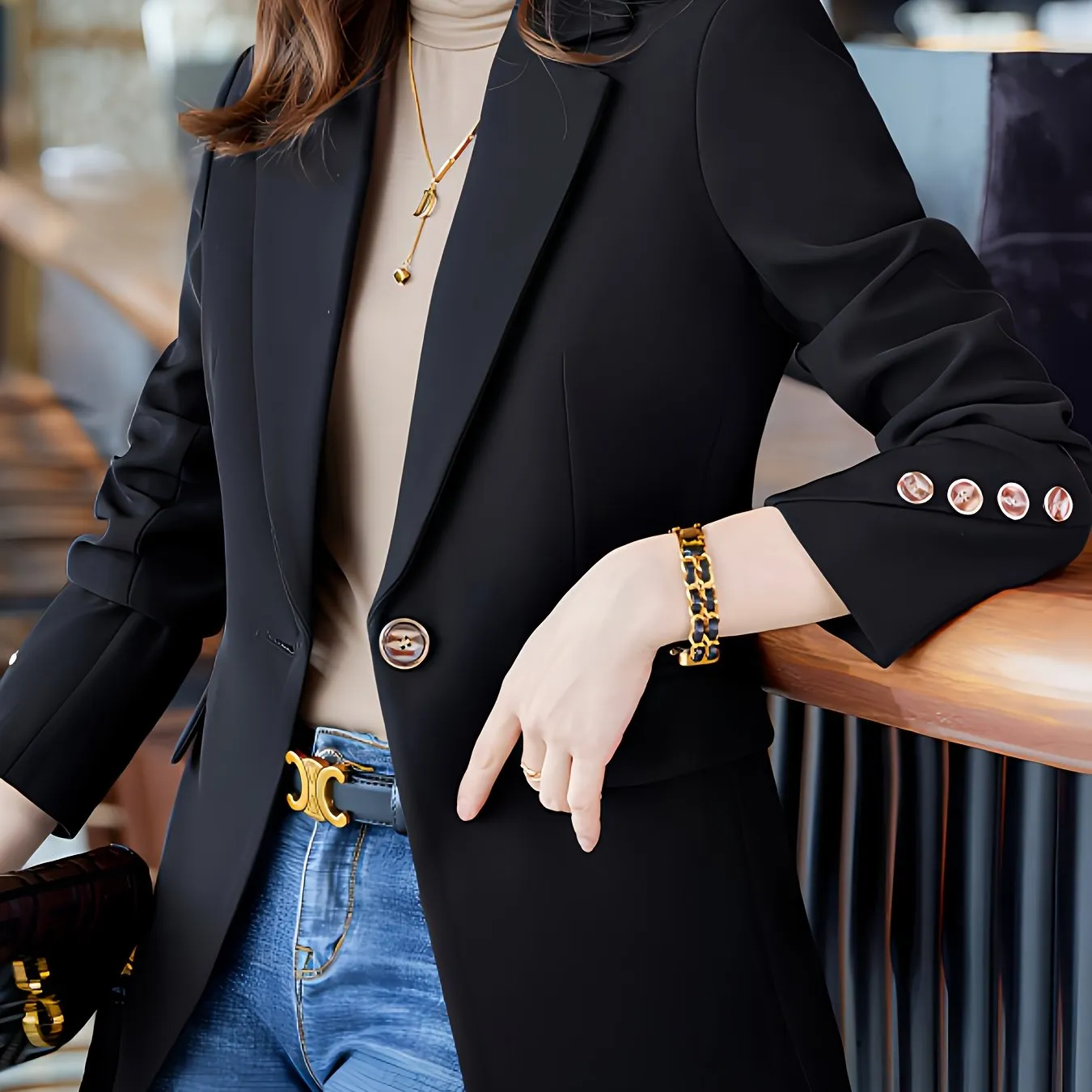 LOTESSA | Elegant Blazer with Engraved Collar and Buttons