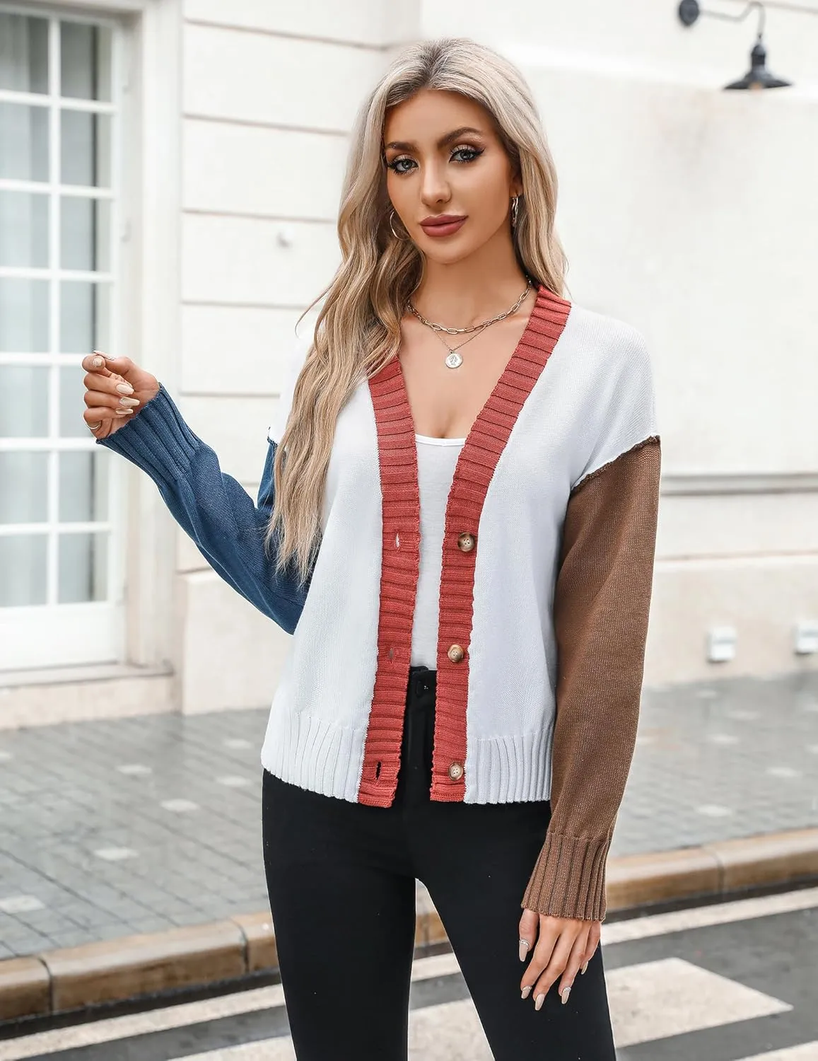 Zeagoo Women's Cropped Cardigan 2025 Fall Button Sweaters V Neck Long Sleeve Cardigans Knit Outwear