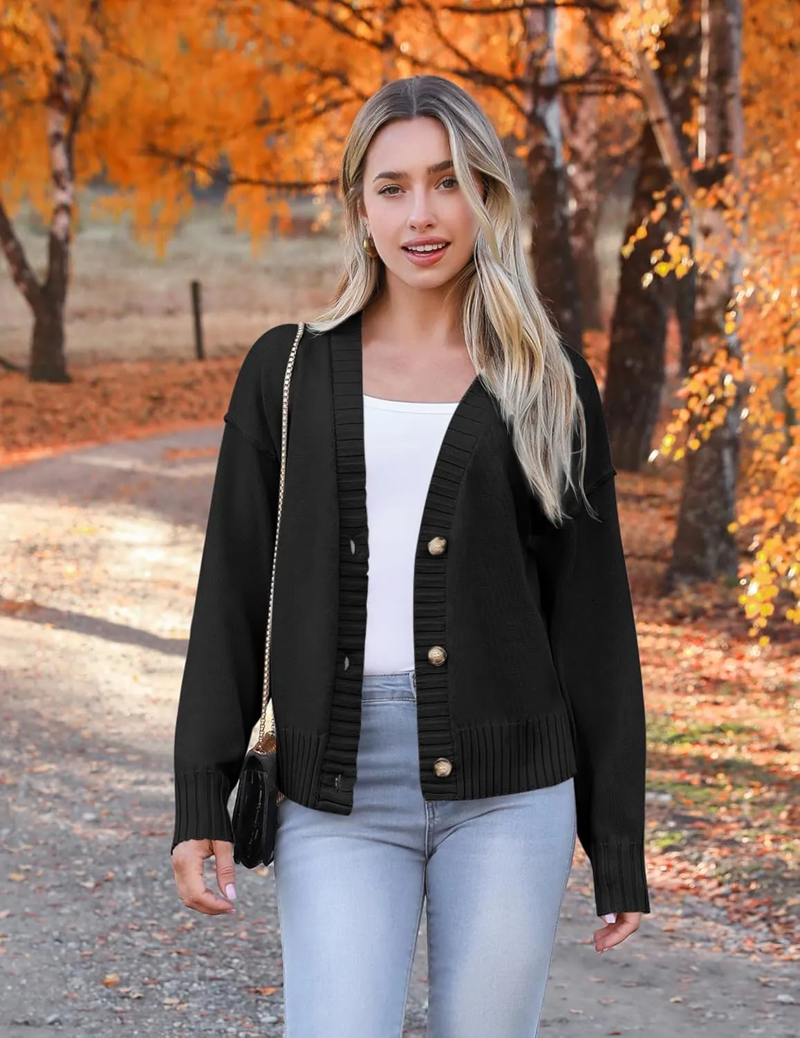 Zeagoo Women's Cropped Cardigan 2025 Fall Button Sweaters V Neck Long Sleeve Cardigans Knit Outwear